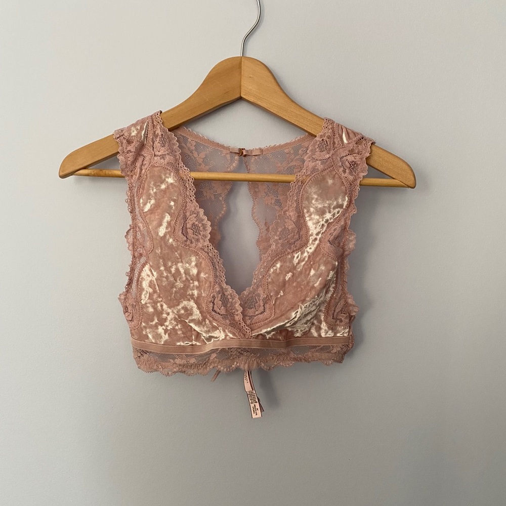 NWT Victoria’s Secret velvet bralette